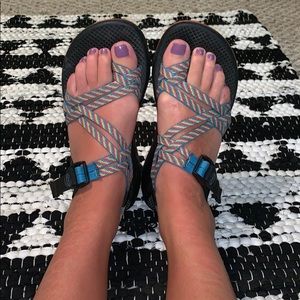 Rainbow Chaco’s size 8